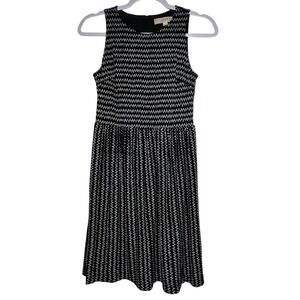Ann Taylor LOFT Womens XS Black White Geometric Dash Fit Flare Sleeveless Dress